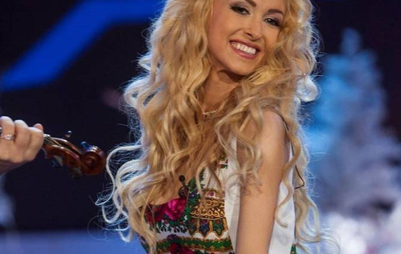 Andreea Bălan, GOALĂ! Fanii AU CAM PUS-O LA COLŢ | FOTO