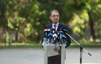 Luca Niculescu la sediul PNL, în prima zi de negocieri pentru viitorul Guvern. Foto: Dumitru Angelescu / Libertatea