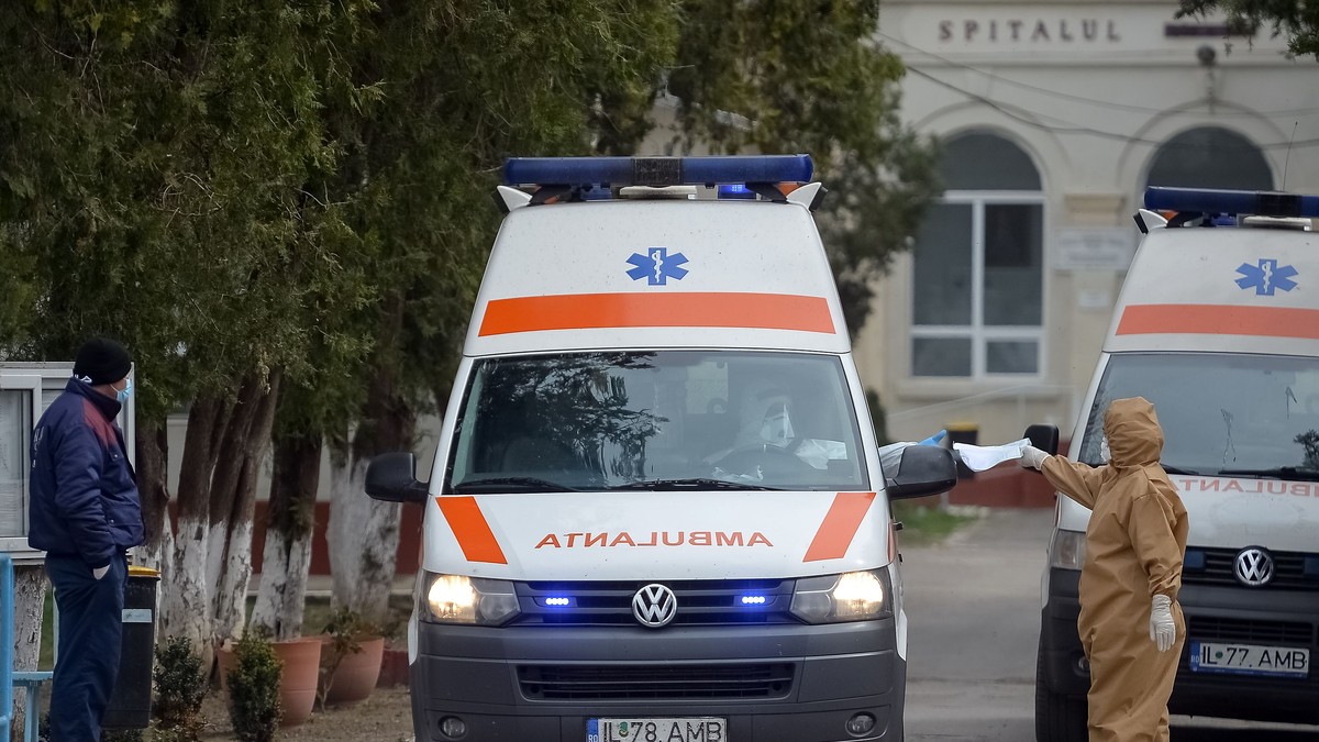 Arestări la Spitalul din Bârlad şi la Serviciului de Ambulanţă Vaslui. Mită de mii de euro pentru angajări