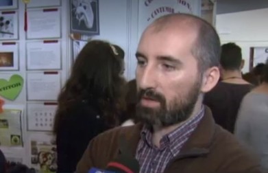 Florin Balotescu, profesor de Limba Română la Liceul Teoretic Mihail Sadoveanu. Foto: captură PRO TV