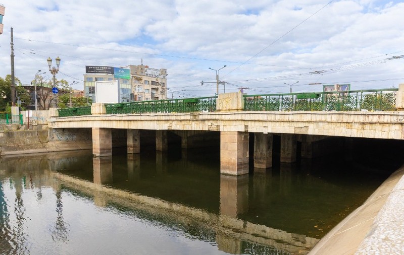 Podul Operei din Capitală peste râul Dâmbovița