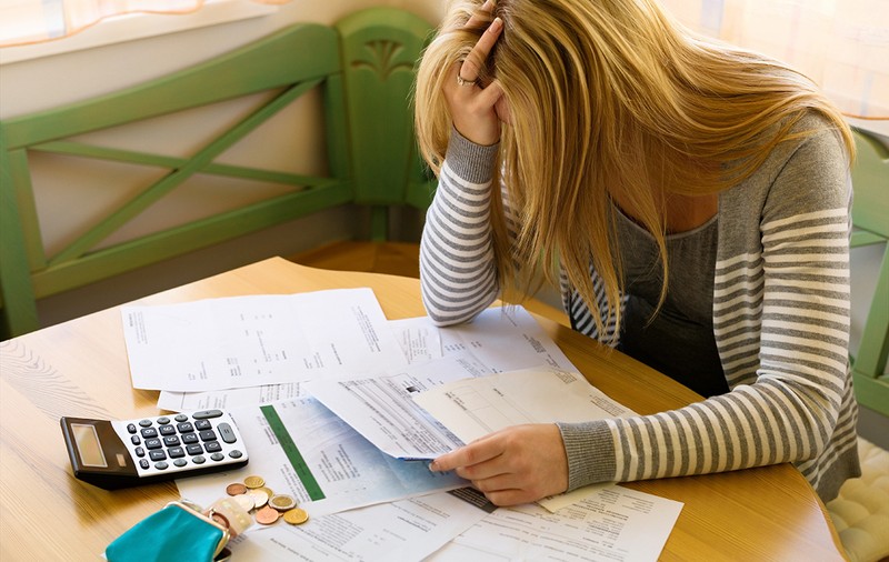 Ce pot face consumatorii care au probleme cu noile facturi la energie și gaze? Sfaturile ANRE