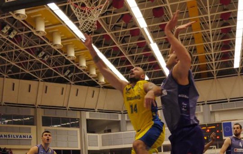 ”U” Cluj, liderul Ligii Naționale de baschet, a surclasat pe CSM Oradea. Steaua joacă luni