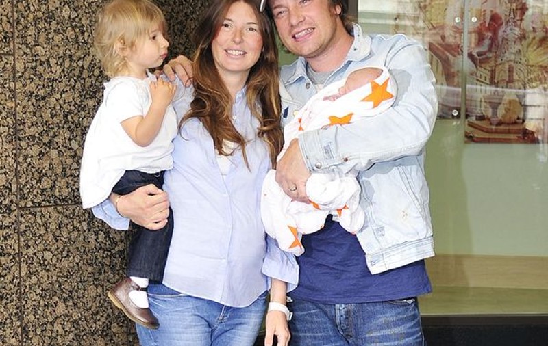 Jamie Oliver, controlat la sânge de soție: ”Îi verific email-ul, telefonul, contul de Twitter, tot”