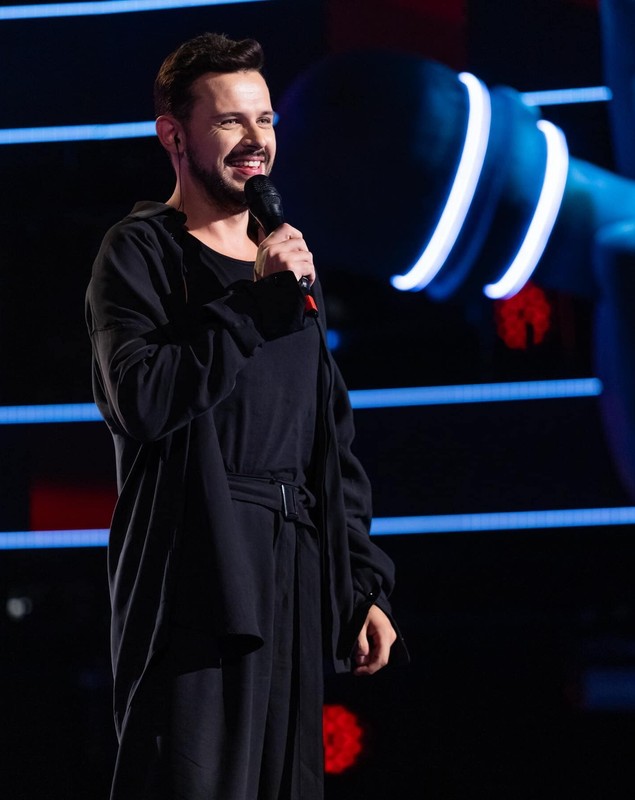 Cine e Bogdan Medvedi de la Vocea României 2024. Cântărețul a participat și la „X Factor”, la Antena 1
