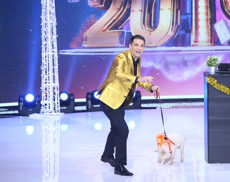 Revelionului Starurilor 2019, din culise: Dorian Popa a rupt ușa de la cabina lui Dan Negru | FOTO