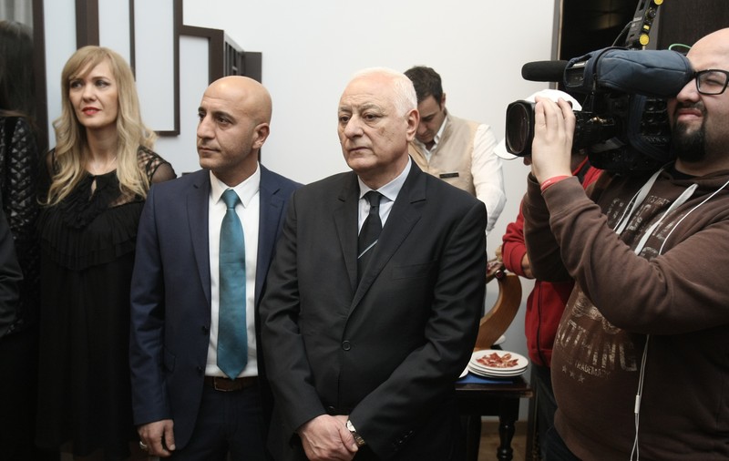 Doctorul Pompiliu Popescu a fost în Piața Victoriei. ”Ne-au gazat ca la Auschwitz. Fac cancer, în timp”!