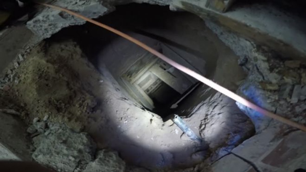 Tunel pentru transportul drogurilor dintr-un magazin KFC