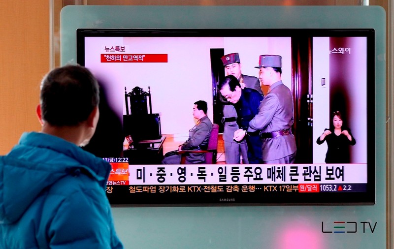 Liderul nord-coreean Kim Jong-un Şi-A EXECUTAT UNCHIUL FĂRĂ NICI O REMUŞCARE! Vezi ce s-a întâmplat cu MĂTUŞA LUI după uciderea condamnatului!