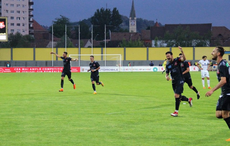 Liga 2, etapa 34. Hermannstadt Sibiu a promovat matematic în Liga 1! Chindia e favorită să termine pe locul de baraj