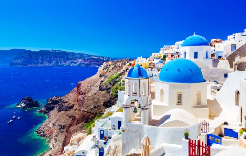 Santorini introduce noi reguli pentru turiști după seria de cutremure din 2025. Mii de oameni au părăsit atunci insula