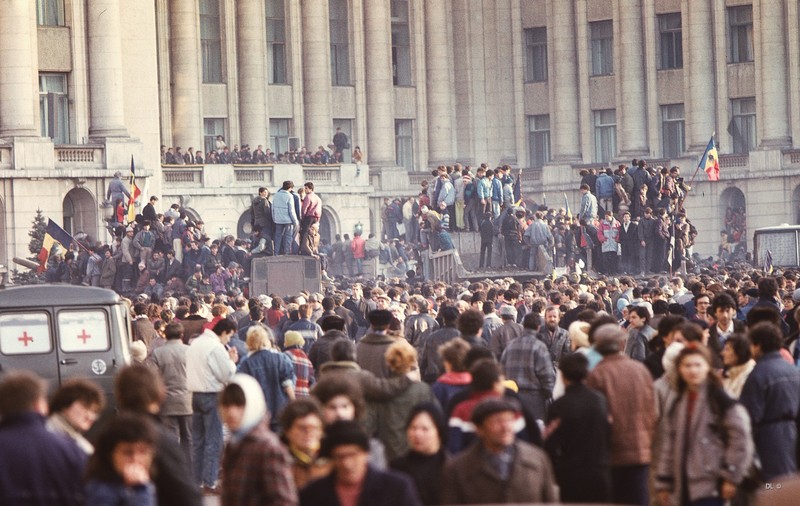 Un filmuleț viral amintește ce au strigat oamenii în decembrie 1989 și de ce e important să votăm