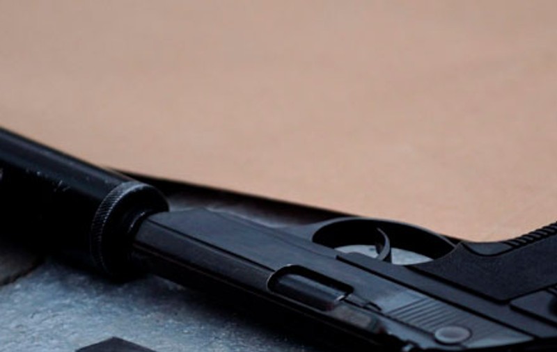 A tras cu pistolul cu bile în poliţişti! 