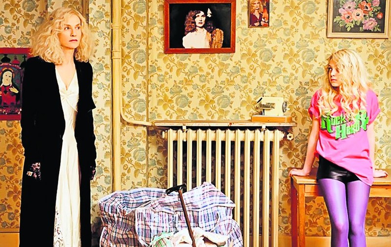 După ce a pozat goală în Playboy la 11 ani și în Der Spiegel la 12 ani, fata fotografei Irina Ionesco și-a regizat propria viață