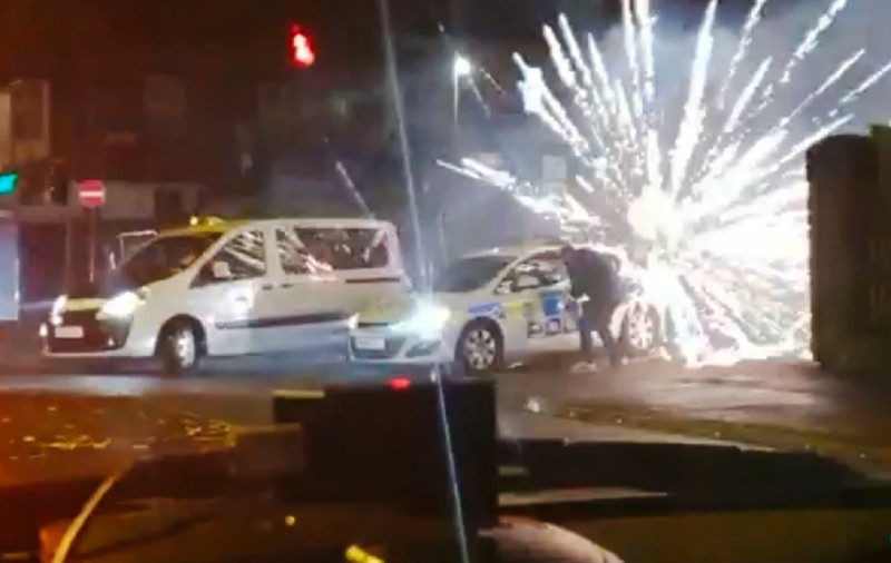 Un adolescent român de 15 ani a fost „conducătorul” revoltelor violente din Leeds, de Bonfire Night, și a fost condamnat după aproape 4 ani