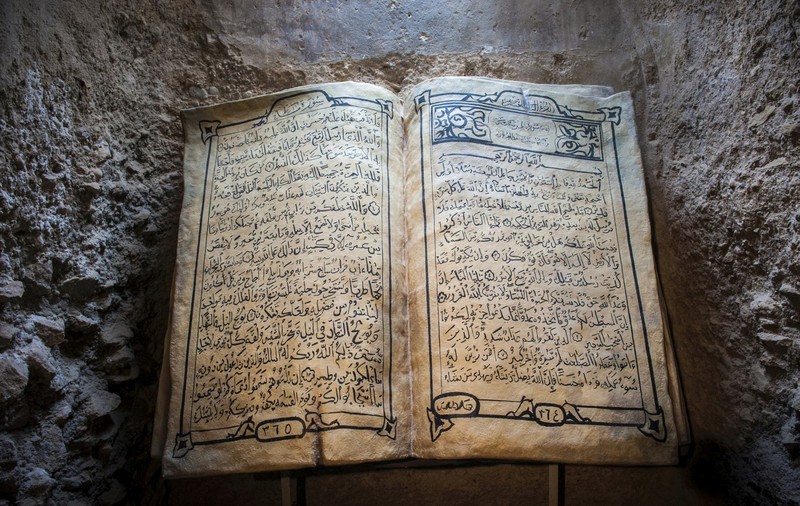Jaf ca în filme la Londra. Trei hoți au furat cărți rare în valoare de 2.000.000 de lire sterline