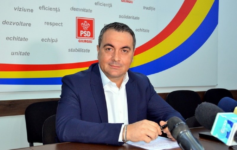 Finul lui Niculae Bădălău se plânge pe Facebook că e ținut în carantină forțată. Acesta susține că are două rezultate negative la testul pentru COVID-19
