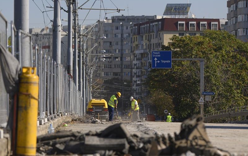 Circulaţia pe Podul Grant din București, pe sensul Crângaşi – Turda, se va redeschide duminică, la ora 11.00