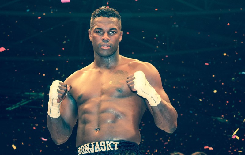 Sesiune de autografe cu Remy Bonjasky la cântarul dinaintea galei Superkombat Mamaia