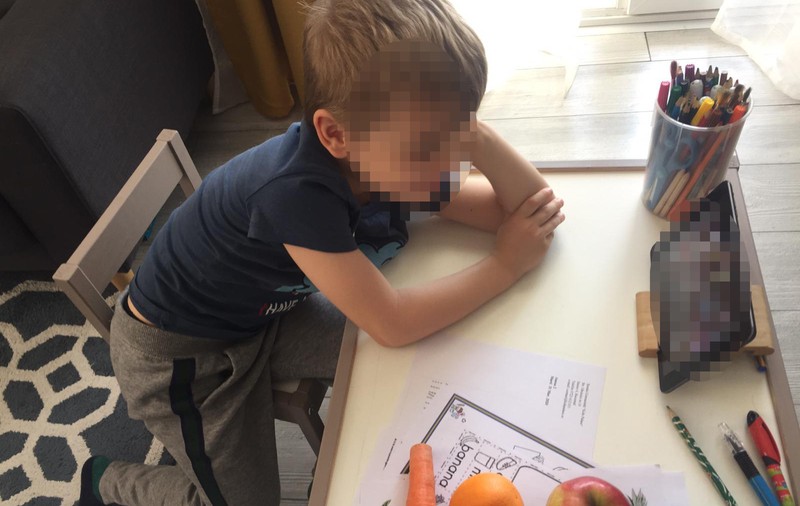 În plin COVID-19, o școală privată din Sectorul 4 a amenințat că-și dă elevii afară, dacă părinții nu plătesc taxele integral