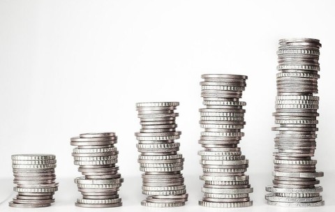 Costul muncii în România este de 13,6 euro pe oră, dar candidații cer salarii cu aproape 30% peste oferte