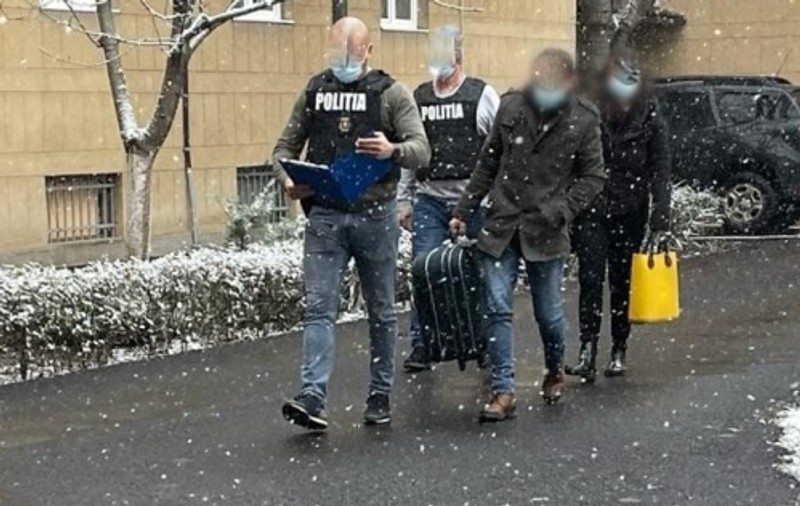 Doi soți care aveau legături cu mafia din Italia, prinși într-o localitate din Timiș. Cuplul va fi predat statului italian