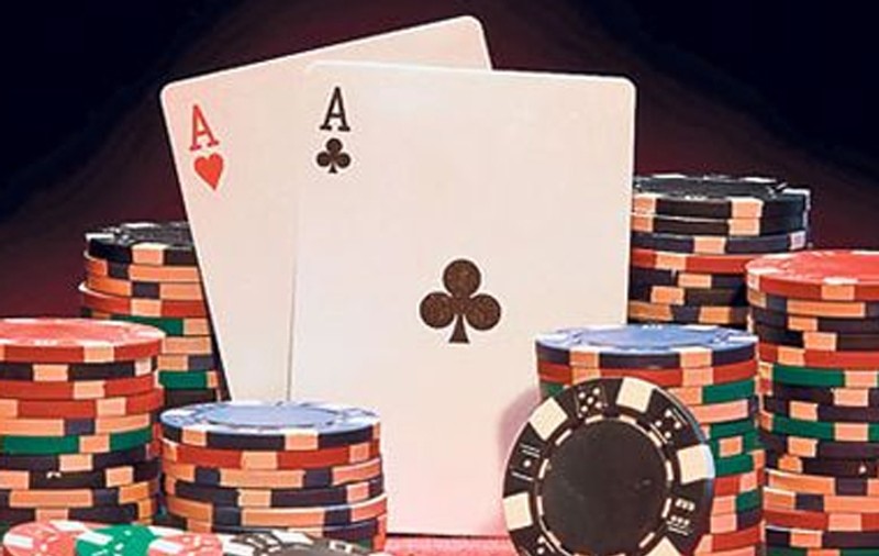 Joci poker pe net, ești obligat să-ți dai numele și datele din buletin
