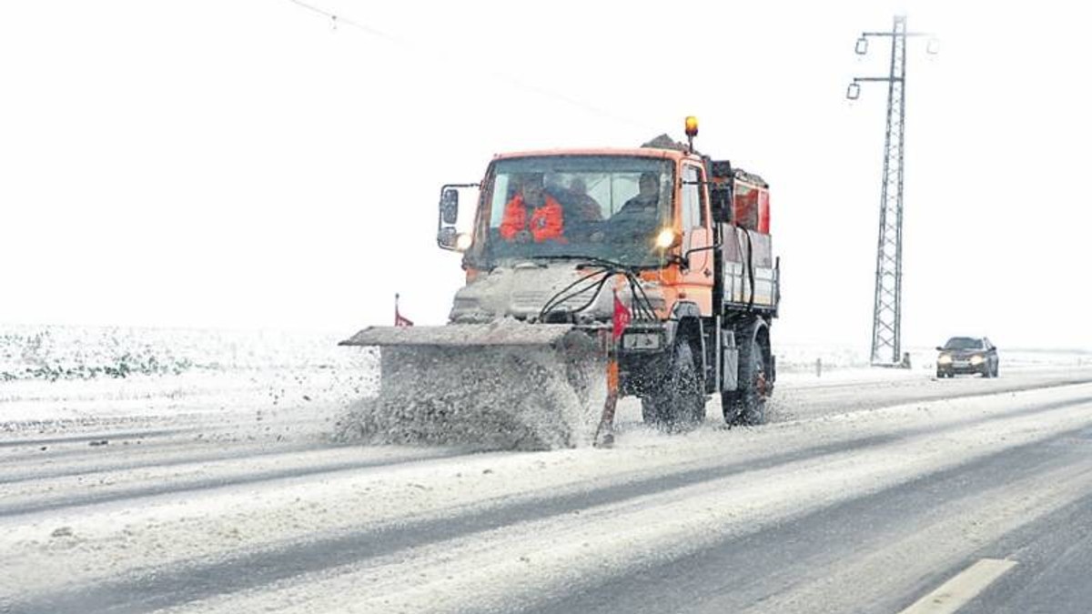 Contractul pentru deszăpezirea drumurilor judeţene a rămas neatribuit