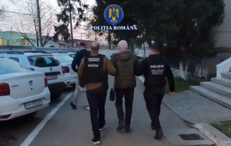 Patru persoane au fost reținute după ce o rafinărie din Ploiești a deversat ilegal reziduuri petroliere în râul Dâmbu