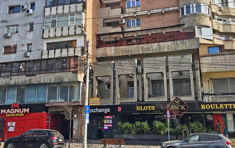 Industria jocurilor de noroc amenință cu procese la Iași, în timp ce primăria pregătește interzicerea păcănelelor. Mizele unui proiect vulnerabil juridic