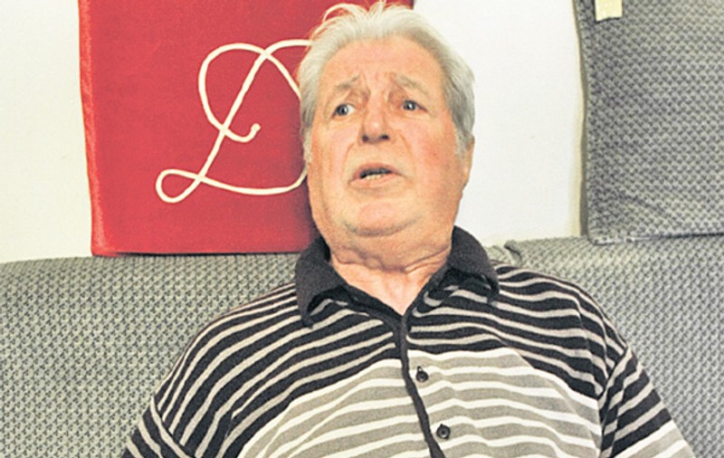«Academician, profesor doctor în Ştiinţe Alcoolice», fostul dinamovist Constantin David îl avertizează pe stelistul Stefan Nikolici: «Vodca te trimite pe lumea ailaltă»