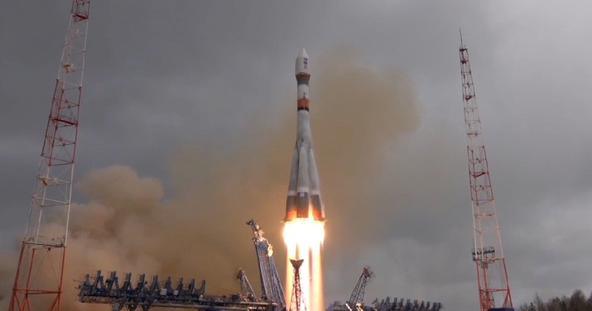 Forțele spațiale ruse au lansat cu succes o rachetă purtătoare Soyuz-2.1a cu un satelit militar de supraveghere Bars-M nr. 3 de pe cosmodromul Plesetsk, arată imaginile Ministerului rus al Apărării, 19 mai 2022