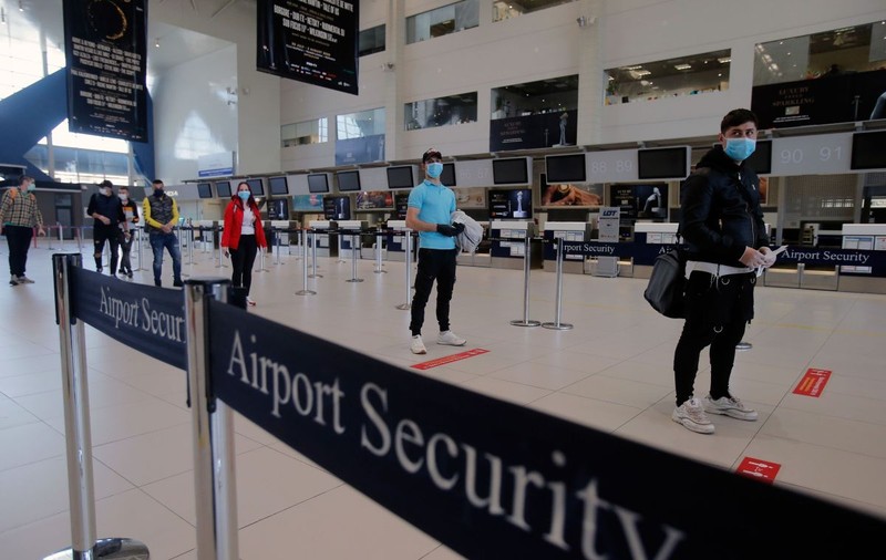 Aeroportul Otopeni reduce la jumătate activitatea de îmbarcare, din cauza traficului scăzut. Câte ghișee check-in rămân deschise
