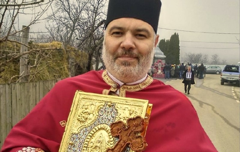 Un preot din Vaslui a dat afară din biserică mirii și nuntașii. Părintele băut a închis biserica și s-a culcat în altar