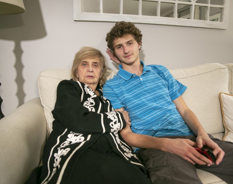 Tova Friedman, o supraviețuitoare a Holocaustului, este vedetă pe TikTok: „Am scăpat de la Auschwitz ascunzându-mă printre cadavre”