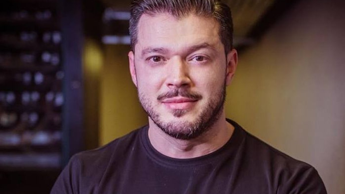 Ce a pățit Victor Slav acasă la mama sa. "Un fleac, m-a ciuruit!"