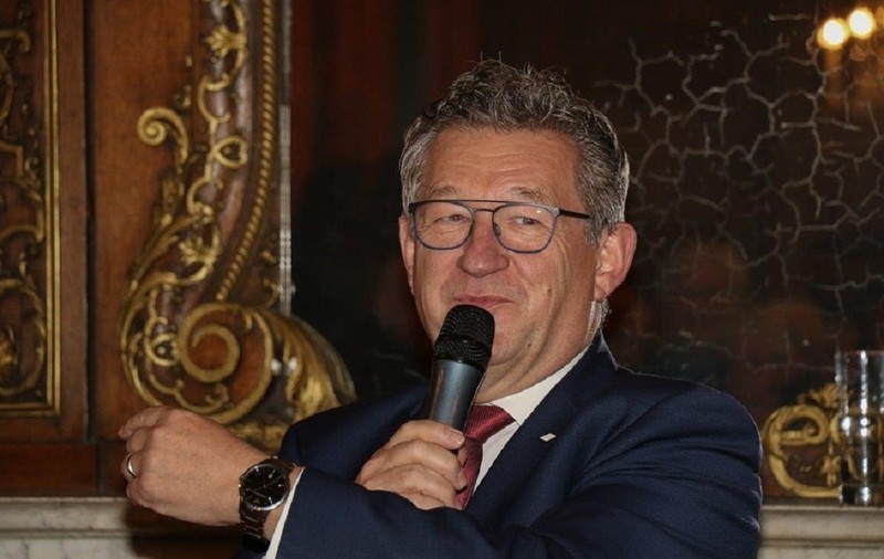 Primarul orașului Bruges a fost înjunghiat pe stradă. Atacatorul a fost arestat