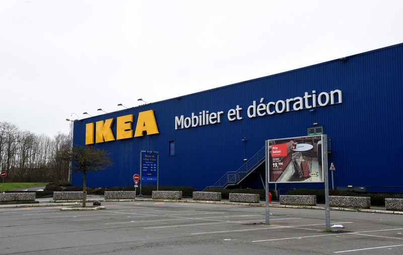 Canapele inspirate din steagurile comunității LGBTQ, lansate de Ikea în Canada. Ce piesă a stârnit controverse