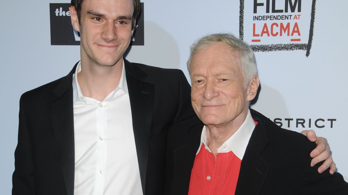 fiul cel mic al lui Hugh Hefner