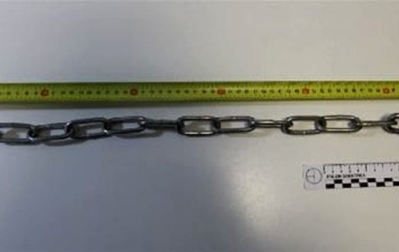 Un român a fost arestat în Italia după ce a bătut un om cu un lanț pe stradă!
