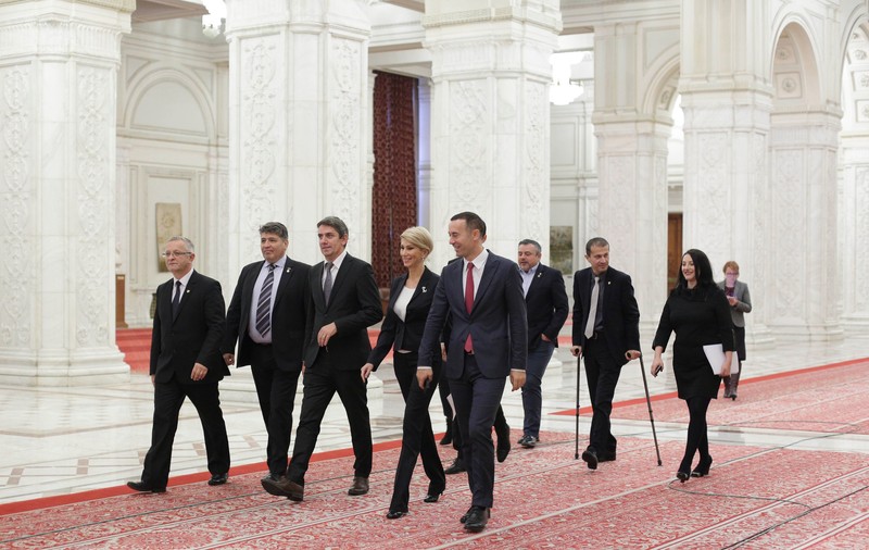 UPDATE. PNL a sesizat Avocatul Poporului, și îi cere să conteste la CCR decizia Guvernului de diminuare a contribuției la Pilonul II de pensii