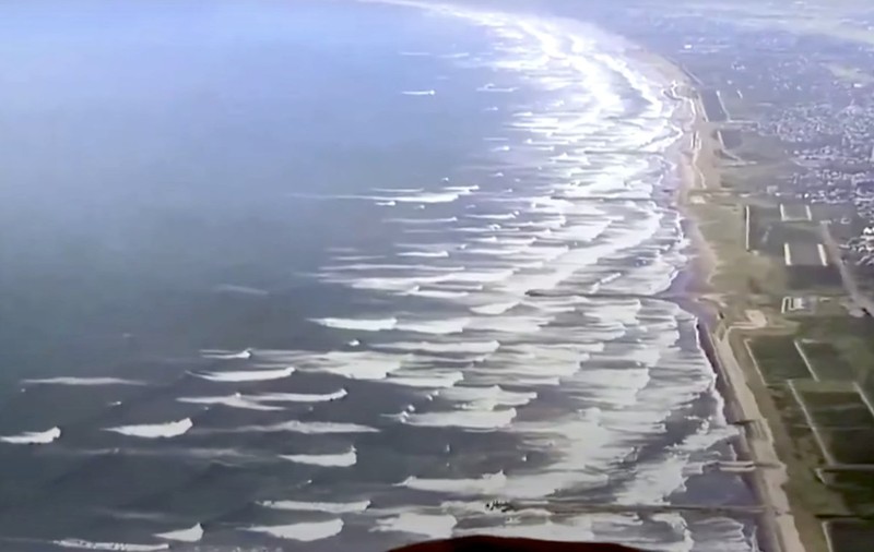 Valuri tsunami se abat asupra coastelor din Extremul Orient al Rusiei. Milioane de oameni au fost evacuați din casele lor în America, Japonia și Rusia