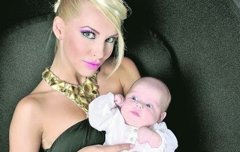 Andreea Spătaru amână botezul a treia oară