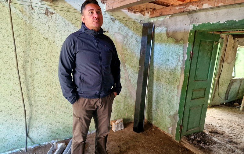 REPORTAJ. Problemele unui antreprenor întors acasă: „Cei de la ISU m-au întrebat: «Dar plan de evacuare cădere meteoriți aveţi?» Glumeau sau nu?”