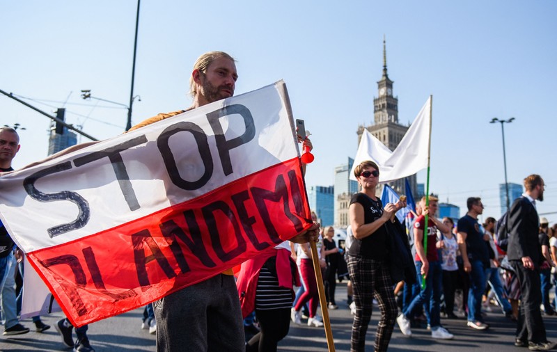 Polonia a raportat un nou record zilnic de peste 6.500 de cazuri de COVID-19. De joi, noi măsuri de restricție