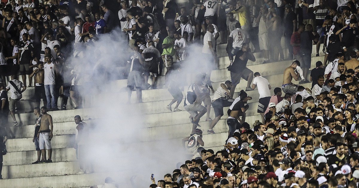 Scene de război la Rio de Janeiro. Un fan a fost împușcat mortal la derby-ul Vasco da Gama - Flamengo