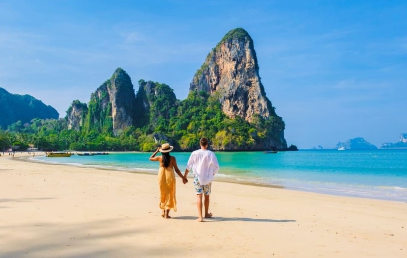 Ce îi îngrijorează pe români în concediu: depășirea bugetului de vacanță, hoții și cheltuielile neprevăzute