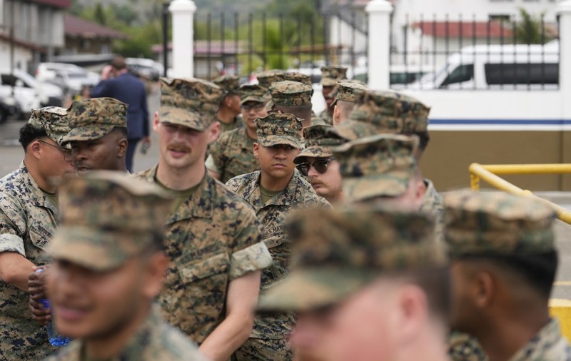 Militarii americani care au fost concediați pentru că au refuzat să se vaccineze anti-Covid vor fi despăgubiți, anunță administrația Trump