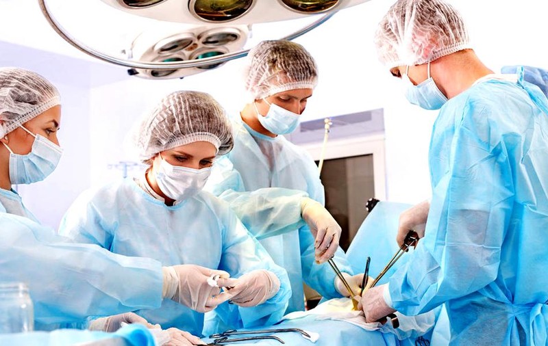 Cele mai respectate profesii din lume. În ultimii cinci ani, medicii i-au întrecut pe profesori în clasament!