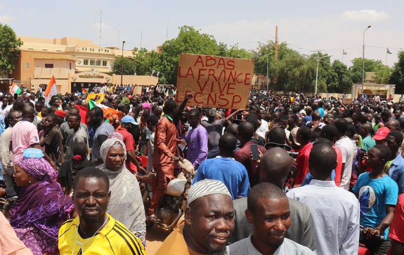 Ambasadorul francez în Niger, despre care Macron afirma că a fost luat „ostatic”, va fi repatriat